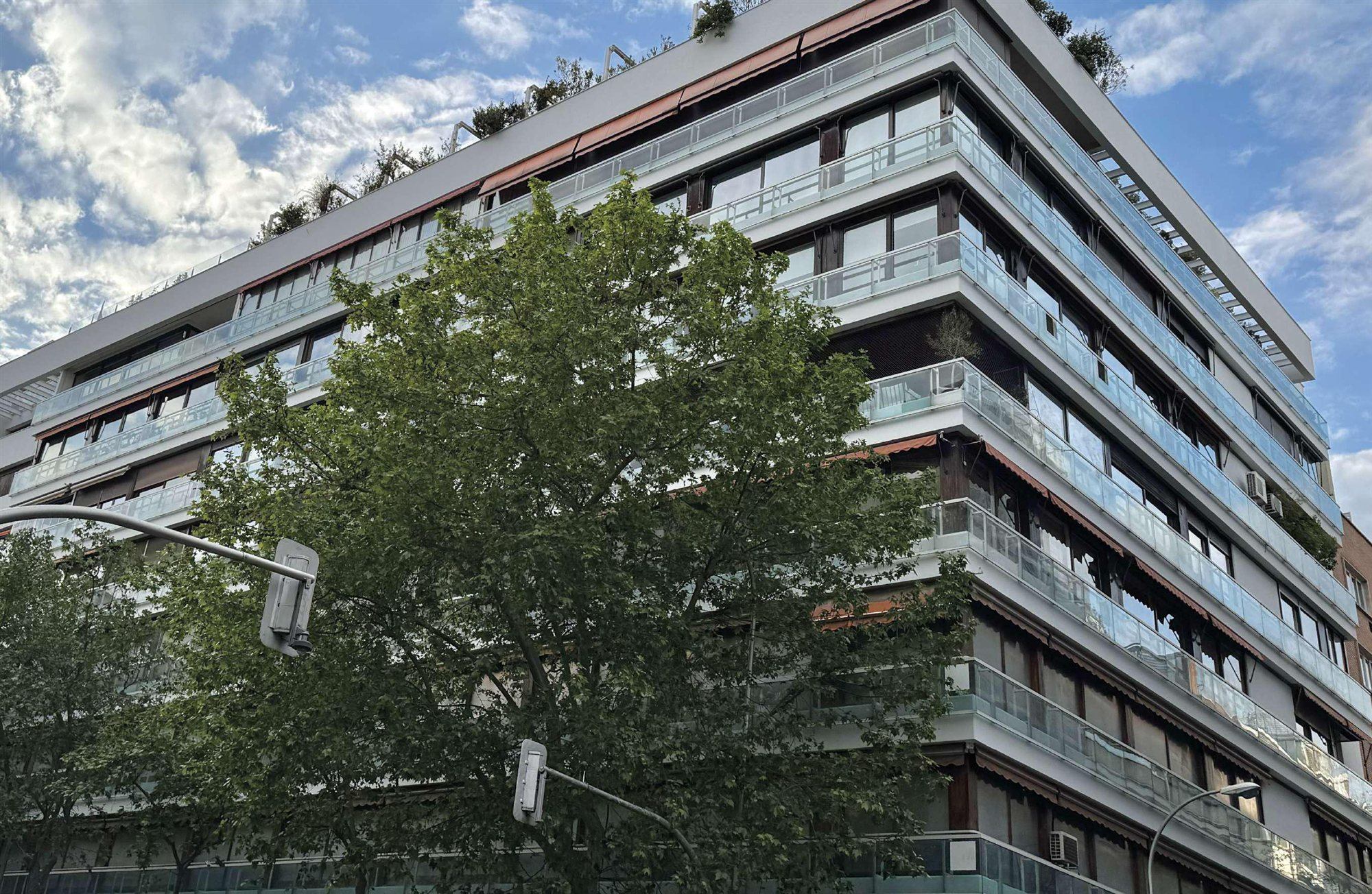 Fachada del edificio José Abascal 57, Madrid
